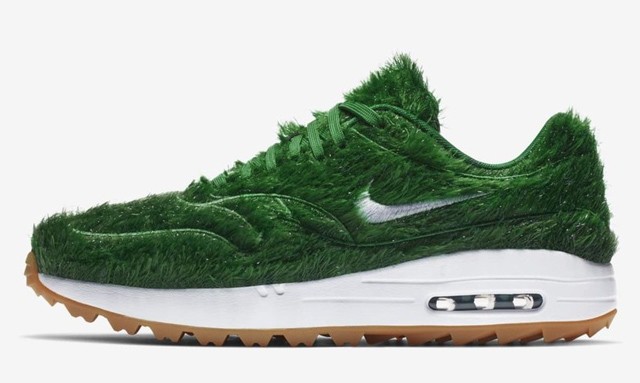 Őrület: A Nike új sportcipőjének köszönhetően a lábadon lesz a fű, nem pedig alatta