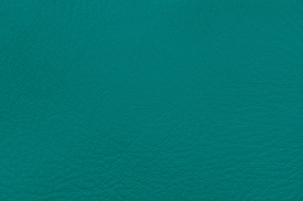 2026 - Transformative Teal, vagyis „átalakító kékeszöld”. Ez a mély, hűsítő kékeszöld árnyalat a nyugalom és a rugalmasság érzetét hivatott kelteni, tükrözve a környezettudatos dizájn és a természettel való kapcsolat iránti növekvő vágyat. 