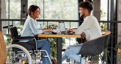 „Nem hibáztam, csak önmagam adtam - a kerekesszékemmel együtt” - Mennyivel fáj jobban a visszautasítás, ha hátrányból indulsz?