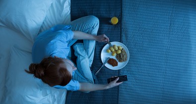 A szakértő szerint az emésztésed is tönkreteheti, ha rosszkor alszol