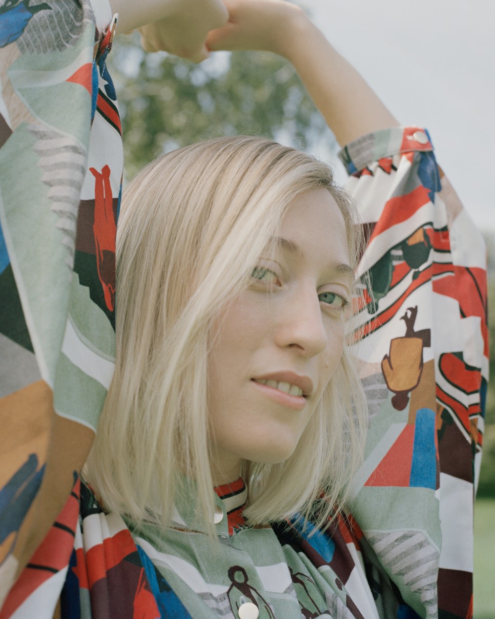 Igazi stílusikon szerepel a GLAMOUR májusi divatanyagában: Schoblocher Barbara, a Blahalouisiana énekesnője