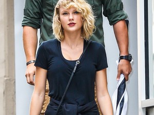 Taylor Swift először az utcán a szakítás óta