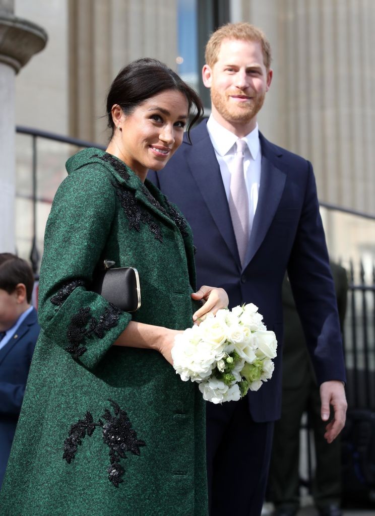 Meghan Markle zöld kabátban, 2019-ben