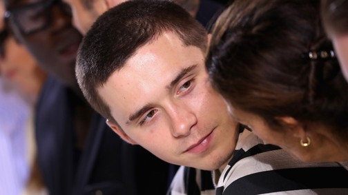 Brooklyn Beckham a Csengetett, Mylord? sofőrének öltözött