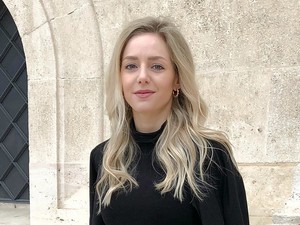 Ülő munkához Fuller Bianka bevállalja az extrább cipőket is