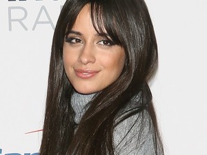 Nem hiszed el milyen cuki társsal érkezett a vörös szőnyegre Camila Cabello