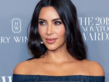 Kim Kardashian a lehető legfurcsább szettben jelent meg Kanye West oldalán