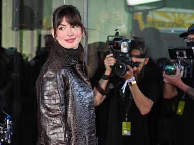 Anne Hathaway bebizonyította, hogy a legegyszerűbb ruhával is le lehet tarolni a vörös szőnyeget
