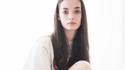 A hétvégére sportos szett a modelltől