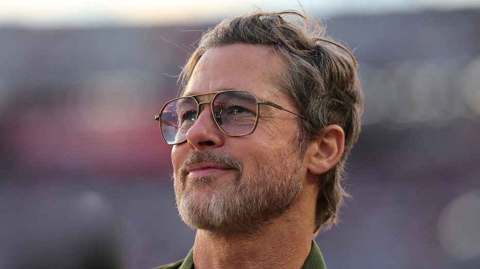 Brad Pitt ezúttal egy elképesztően laza, vagány szettet vett fel
