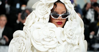 Igen, ezeket a ruhákat tényleg viselték: Íme az elmúlt 10 év legszürreálisabb Met-gála ruhái