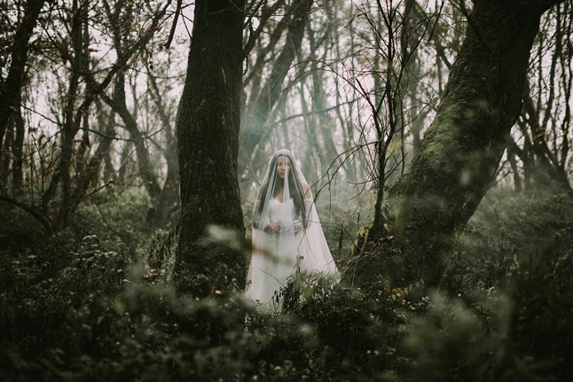 A tündérmesék menyasszonyai elevenednek meg Nora Sarman Wilderness kollekciójában