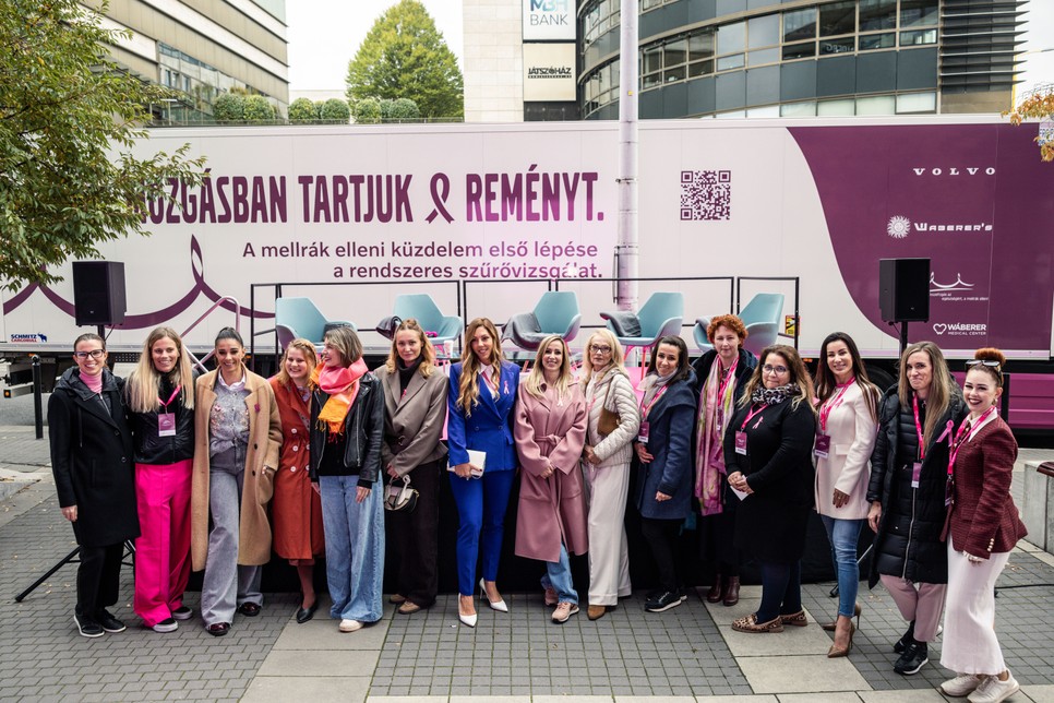 A megnyitón orvosok, művészek, influenszerek és a vállalatok képviselői együtt hívták fel a figyelmet arra, hogy a szűrés nem csupán egy vizsgálat, hanem esély az életre