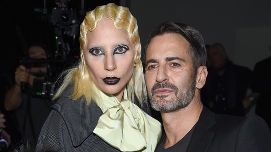 Modell helyett Gaga - Múzsa vagy marketingeszköz egy sztár a kifutón?