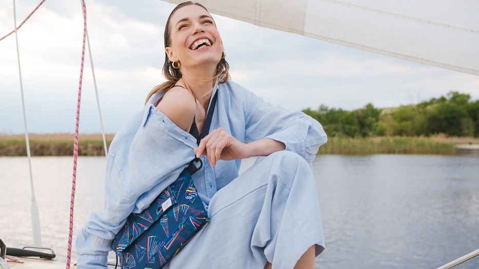 Sellei Lilla magyar designer egy táskába sűrítette a nyár érzését, magaddal viheted az őszbe és a télbe is a vidámságot