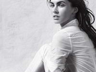 Megan Fox az Armaninak pózol!