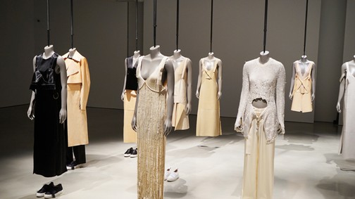 Egy csipetnyi Calvin Klein a délutáni kávé mellé!