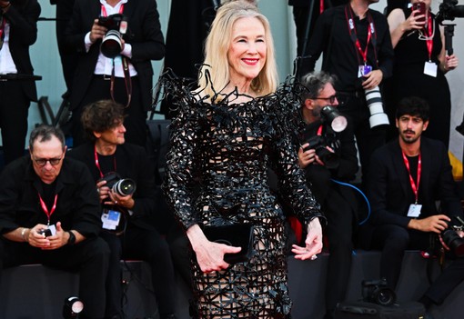 Eva Longoria feneket villantott, Emily Ratajkowski pucérruhában tündökölt - 10 arcpirítóan merész szett a velencei filmfesztiválról