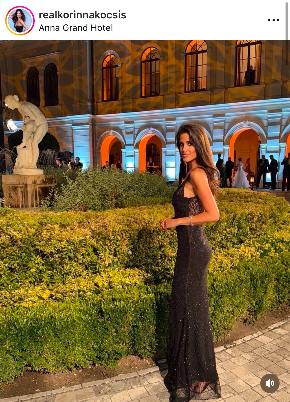 Kocsis Korinna Király Beáta ruháját viselte.