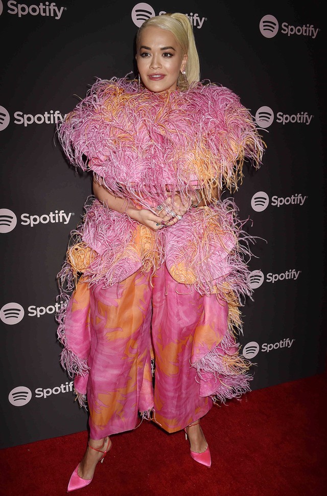 Rita Ora egy Marc Jacobs ruhában