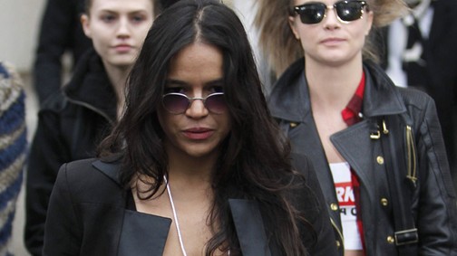 Cara Delevingne felvállalja leszbikus kapcsolatát a színésznővel?