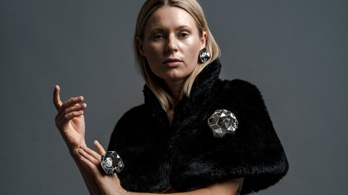 Ékszerbe zárt reflexiók - Ismerd meg Kocsor Eszter Sára ékszertervezőt