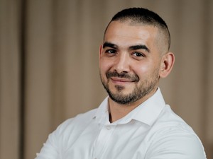 „Szerintem igenis egy fecske is tud nyarat csinálni” - Hogyan jut el valaki a cigánytelepről a rákkutatásig?