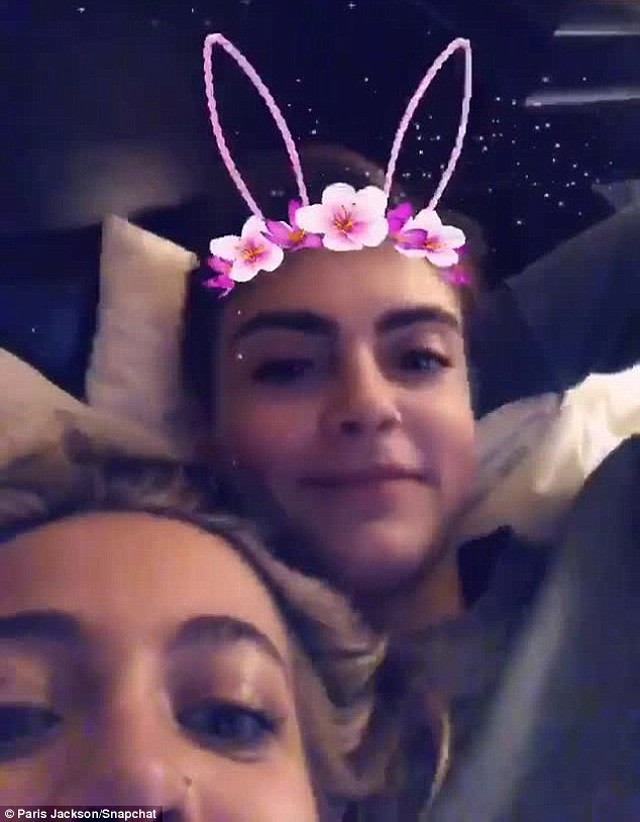 Paris Jackson és Cara Delevingne 