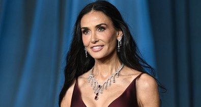Demi Moore istennőként szántotta fel a vörös szőnyeget, senki nem mondaná meg, hogy 62 éves