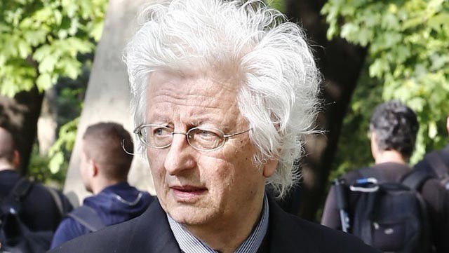 Esterházy Péter – a magyar irodalom is nagyon sokat veszített idén, a Kossuth-díjas magyar író hosszú betegség után július 14-én hunyt el Budapesten.