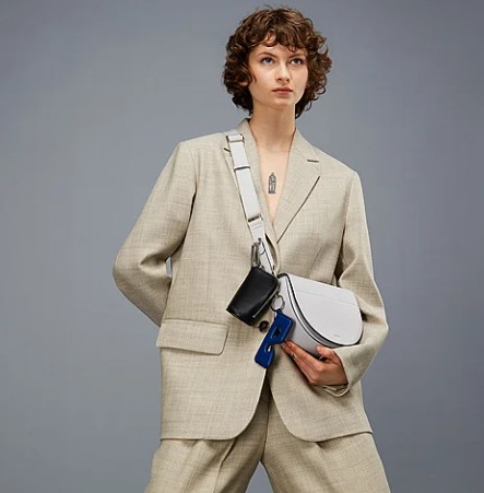 Táska ECCO 91 995 Ft ECCO GLAMOUR-napokon 73 595 Ft