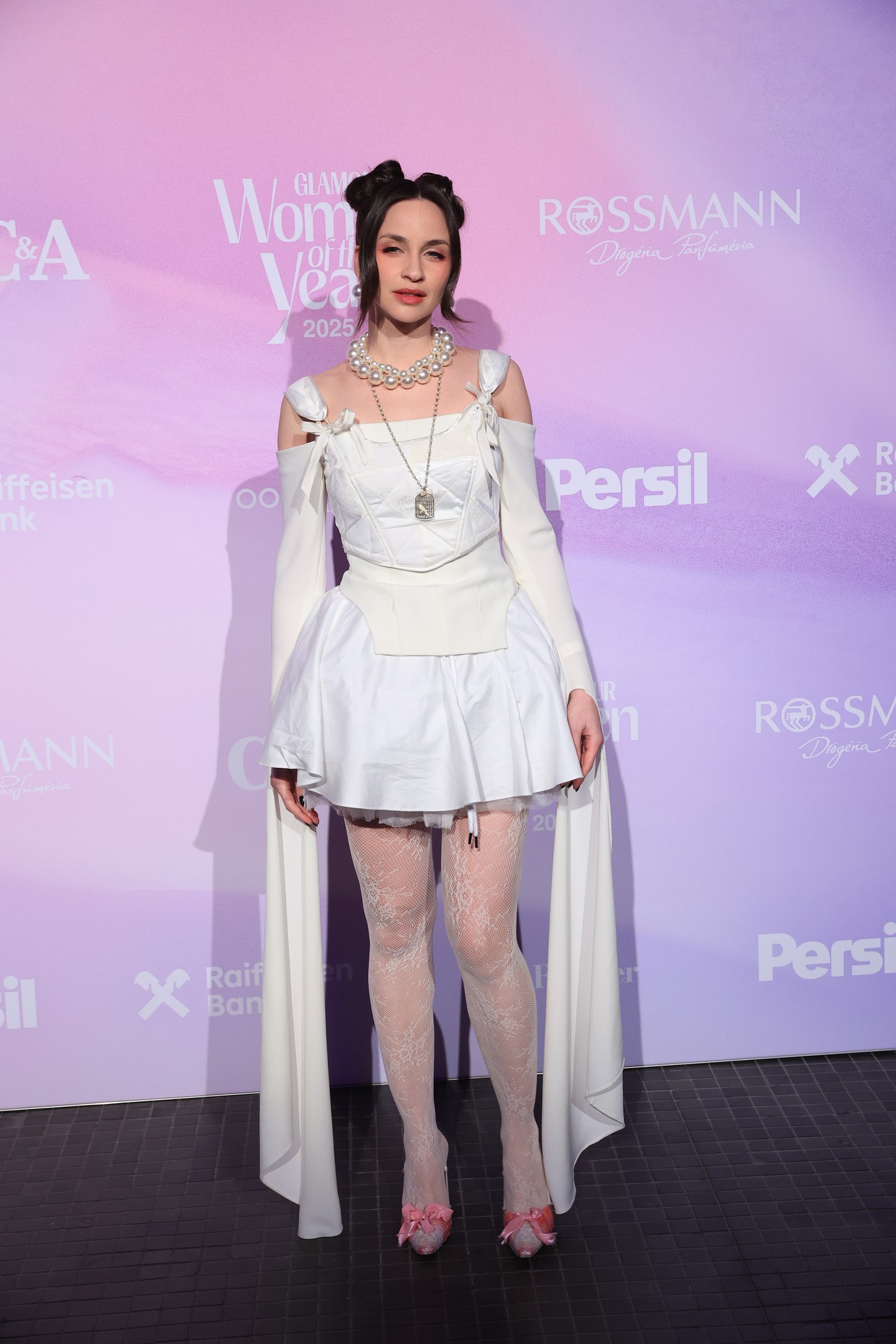 Törőcsik Franciska lenyűgöző és formabontó megjelenéssel hódította meg a 2025-ös Glamour Women of the Year gálát, ahol elnyerte Az Év Színésznője díjat.