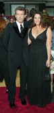 Pierce Brosnan 1994-ben találkozott Keely Shaye Smith-szel, és 2001-ben mondták ki a boldogító igent. A színész korábban elveszítette első feleségét, és Keely volt az, aki segített neki újra megtalálni a boldogságot. A páros itt 2004-ben, a 76. Oscar-gálán látható.