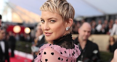 Már kerekedik Kate Hudson pocakja, meg is mutatta