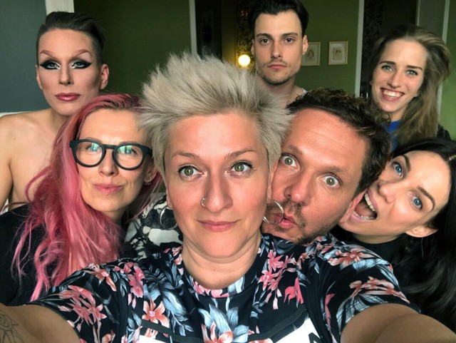 Lakatos Márk megcsinálta a bikiniszezon legfontosabb kampányát, és őrülten vicces