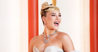 7 pikáns pillanat, amikor Florence Pugh meztelenruhában tündökölt, és csak úgy áradt belőle a felszabadultság