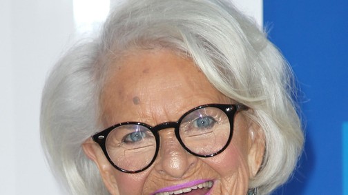 Ledöbbensz a 88 éves divatnagyi MTV VMA ruhájától!