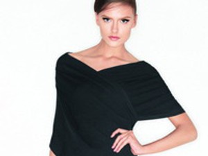 Itt az új őrület: egy sálból kilenc ruha