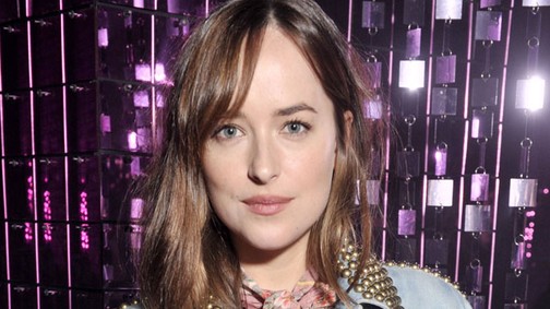 Dakota Johnson a csillogó divathét árvája