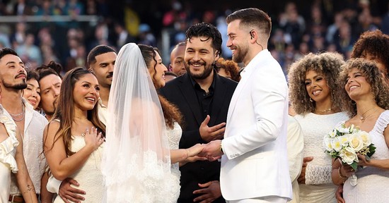 Ilyen még nem volt a Super Bowl történelmében, a halftime show alatt házasodott össze egy pár