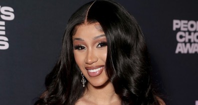 Elájulsz, ha meglátod Cardi B-t ebben a flitteres ruhában