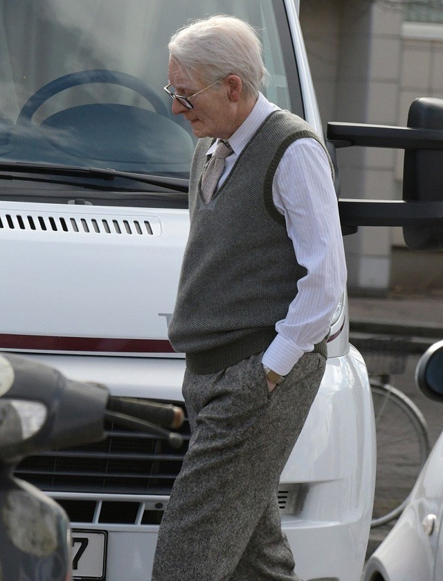 Tilda Swinton Lutz Ebersdorfként a Suspiria forgatásán