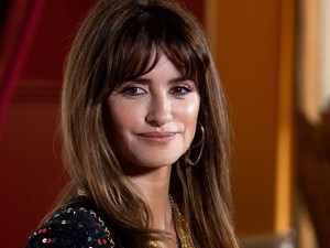 Penélope Cruz végzet asszonyaként hódít a vörös szőnyegen