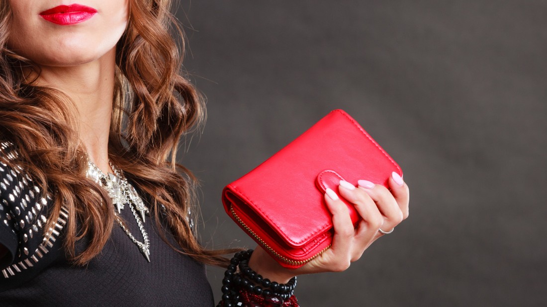 A gazdagság nem a pénzről szól, de a fengsuj szerint egy piros pénztárca sosem árt!