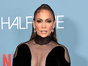 Jennifer Lopez feltekerte a szexisséget rendesen netflixes dokumentumfilmjének bemutatóján