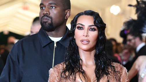 Kim Kardashian negyedik gyereke bármelyik pillanatban megszülethet