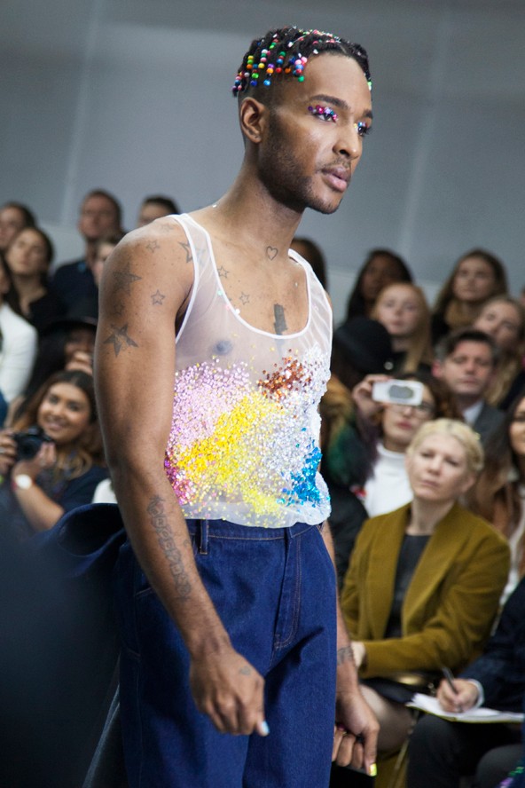 Méltó lezárása a londoni divathétnek az Ashish show