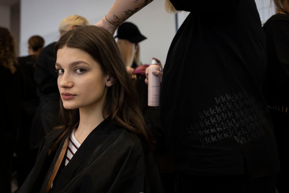 Massimo Morello, a Kevin Murphy vezető hajfodrásza szerint jelenleg tarolnak a természetes textúrák, ha hajtrendekről van szó