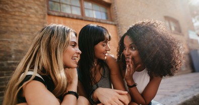 „De rég láttalak! Képzeld, terhes vagyok!” - Te kinek mesélsz először?