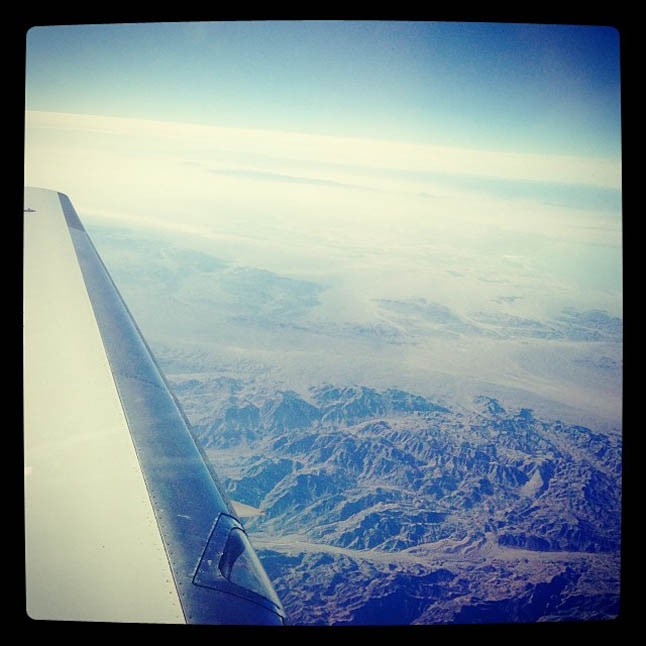 Emma Robert már azt is dokumentálta, ahogyan repült Los Angeles felé.